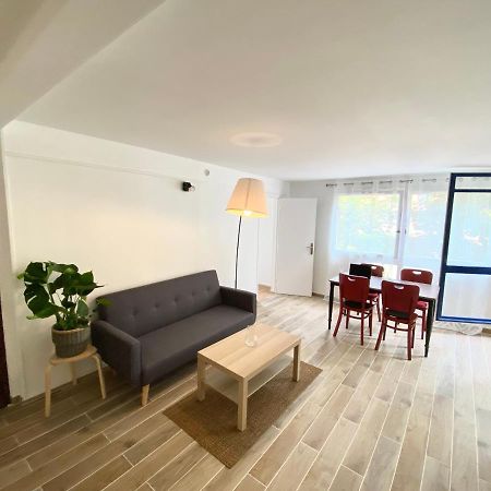 Appart Tout Confort Pour Famille Rer A 2Min Apartment Cergy Exterior photo